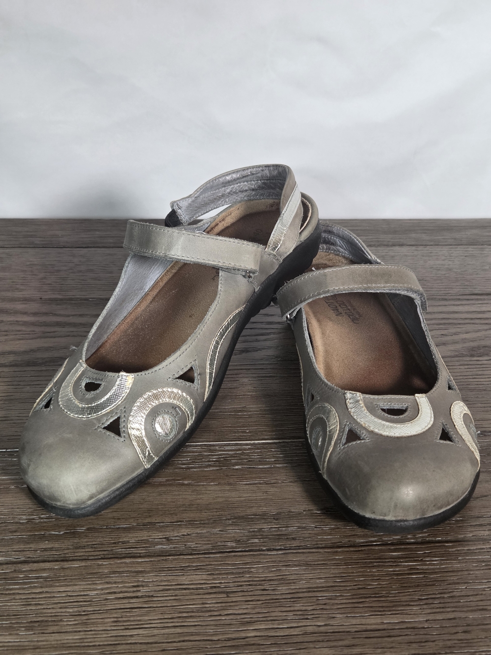NAOT Leather Comfort Shoes Silver Metallic Accents EU 40